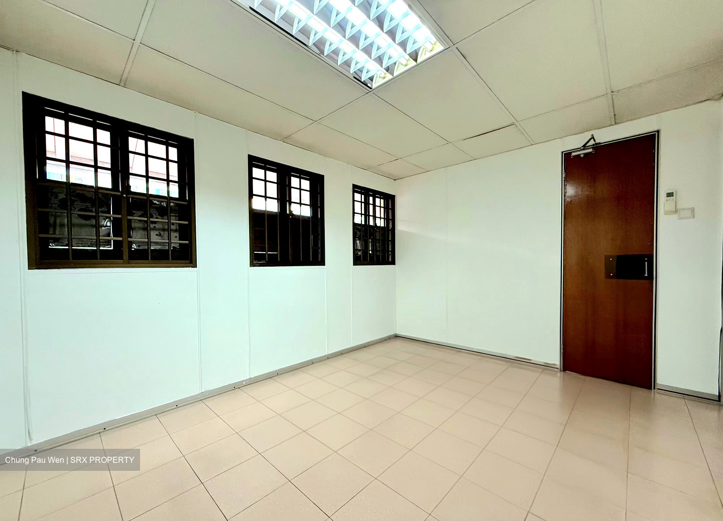 Jurong West Street 92 (D22), Shop House #584826621